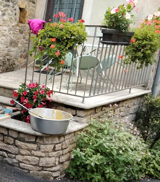 Entrée du gîte - gâteau à la broche en perspective..., 