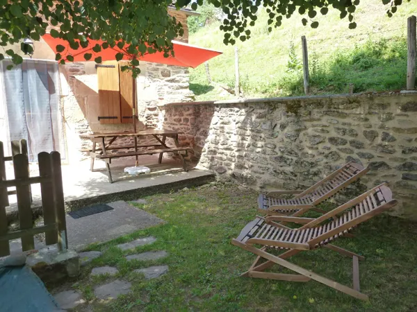 la terrasse, Le gîte du Moulin de la Germanie -Jean-Claude Balitrand