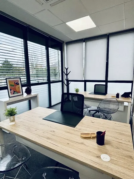 Bureau double équipé, Buro