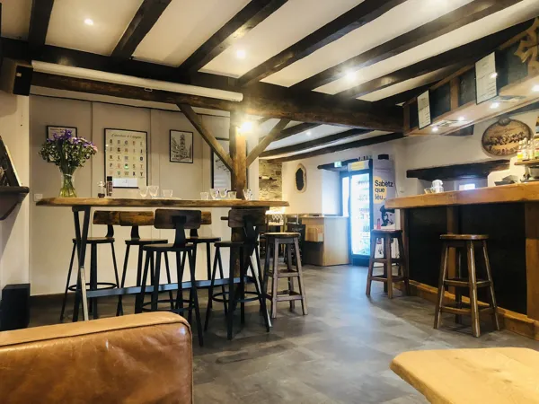 Auberge du Lac (groupe), Auberge du Lac