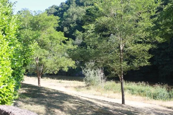 CAMPING MUNICIPAL LA GRAVE (groupes), OFFICE DE TOURISME INTERCANTONAL SAINT GENIEZ  / CAMPAGNAC