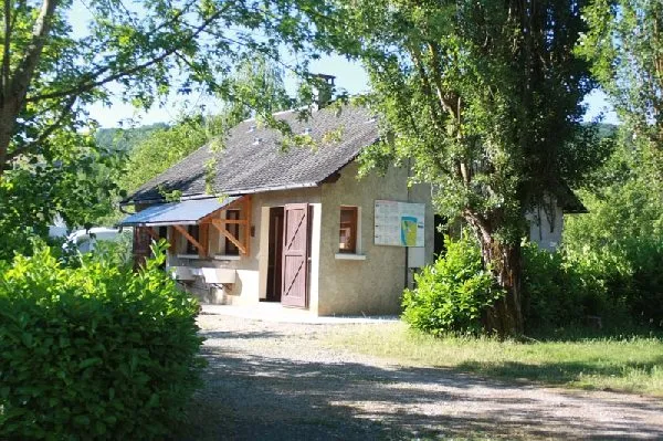 CAMPING MUNICIPAL LA GRAVE (groupes), OFFICE DE TOURISME INTERCANTONAL SAINT GENIEZ  / CAMPAGNAC