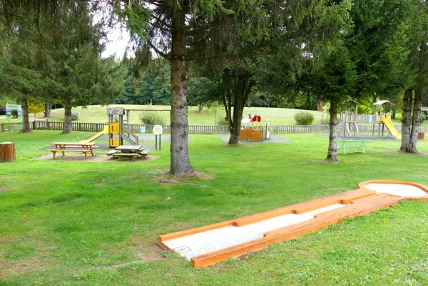 Aire de pique-nique du plan d'eau de Ste-Geneviève-sur-Argence, Office de tourisme Argences en Aubrac