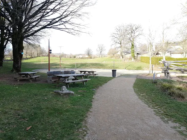 Aire de pique-nique du lac de Saint-Gervais, OFFICE DE TOURISME CANTONAL DE SAINT AMANS DES COTS