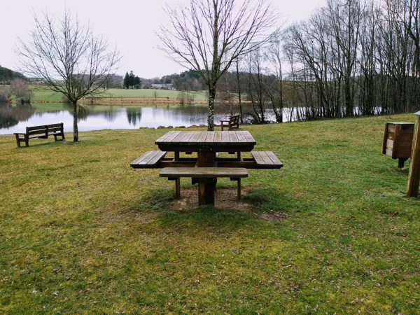Aire de pique-nique du lac de Saint-Gervais, OFFICE DE TOURISME CANTONAL DE SAINT AMANS DES COTS