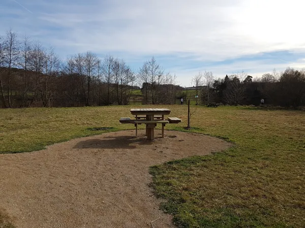 Aire de pique-nique du lac de Saint-Gervais, OFFICE DE TOURISME CANTONAL DE SAINT AMANS DES COTS