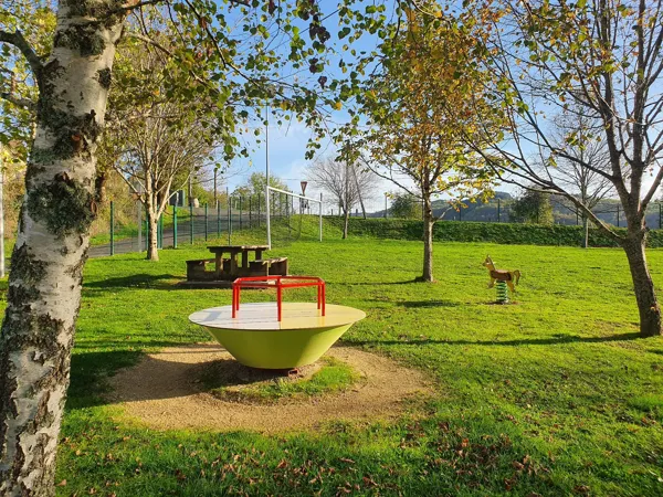 Aire de pique-nique terrain de jeux de Campouriez, OFFICE DE TOURISME CANTONAL DE SAINT AMANS DES COTS