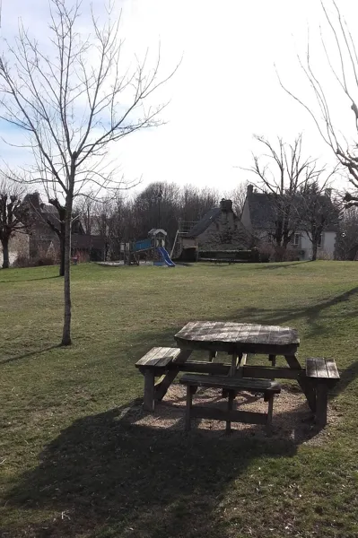 Aire de pique-nique d'Huparlac, OFFICE DE TOURISME CANTONAL DE SAINT AMANS DES COTS