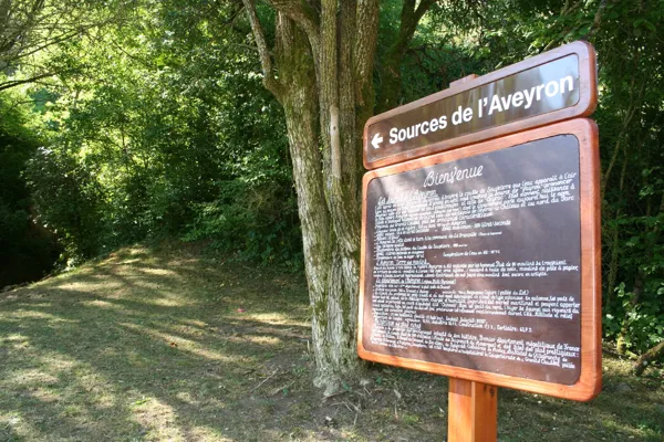 Aire de pique-nique aux Sources de l'Aveyron, Office de Tourisme des Causses à l'Aubrac