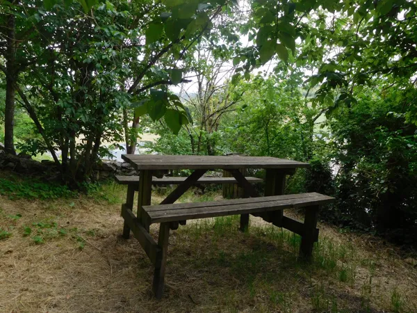 Aire de Pique-Nique sous le château de Sévérac, Office de Tourisme des Causses à l'Aubrac