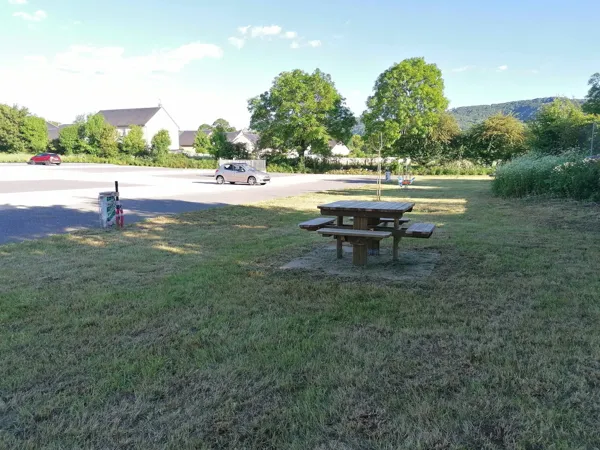 Aire de pique-nique à Laissac, Office de Tourisme des Causses à l'Aubrac