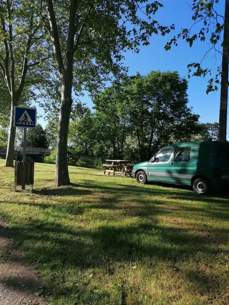 Aire de pique-nique à Sévérac l'Eglise, Office de Tourisme des Causses à l'Aubrac