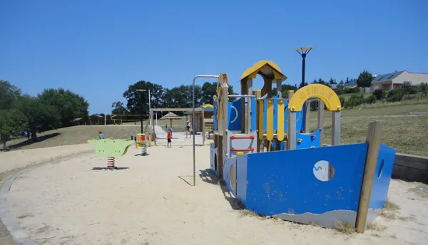 Aire de pique-nique (Vernhes II), OFFICE DE TOURISME DE PARELOUP LEVEZOU