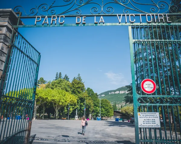 Aire de pique-nique du Parc de la Victoire, OFFICE DE TOURISME DE MILLAU