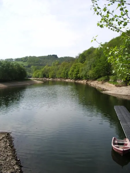 , lac Castelnau à 1.5 km du gîte