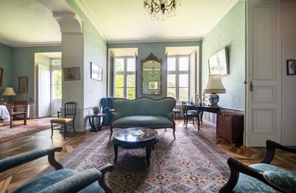 GROUPE - Château de Laumière, Château de Laumière