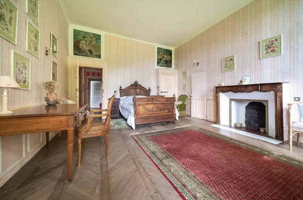 GROUPE - Château de Laumière, Château de Laumière