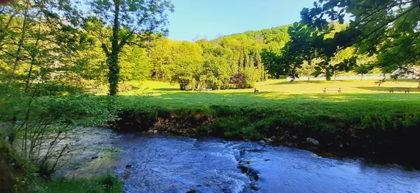 Randonnée dans la fraîcheur du matin 