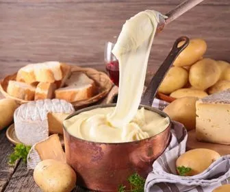 Repas aligot - saucisse à Coussergues