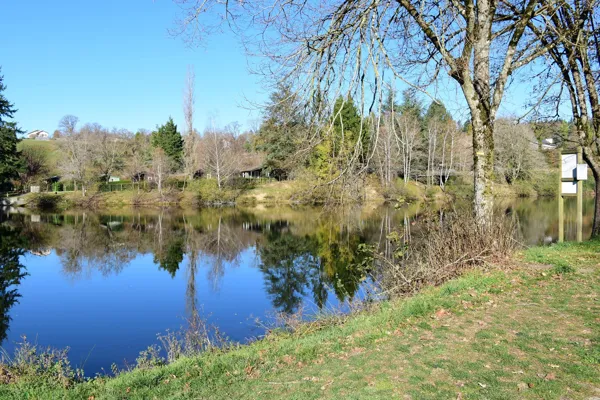 Plan d'eau de la Calquière à Rieupeyroux (lâchers de truites- payant), Fédération de pêche de l'Aveyron