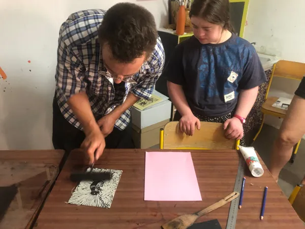 Expérience insolite : Linogravure