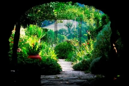 Le jardin de La Mothe (groupes), OFFICE DE TOURISME DE VILLENEUVE D'AVEYRON