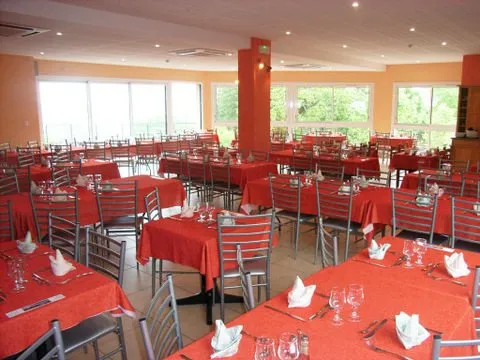 HOTEL CHEZ GAUBERT salle restaurant pour groupes (groupes), OFFICE DE TOURISME DE PARELOUP LEVEZOU