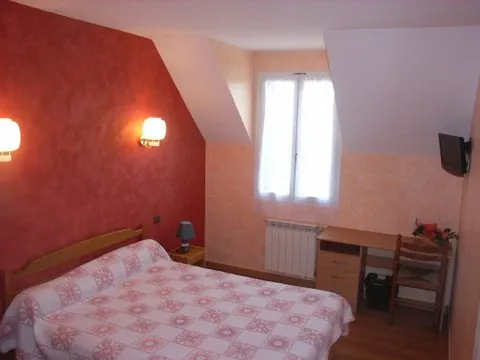 HOTEL CHEZ GAUBERT chambre (groupes), OFFICE DE TOURISME DE PARELOUP LEVEZOU