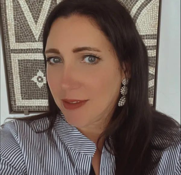 , Séance de dédicace de Florence Castelbou à la Maison de la Presse de St Geniez d'Olt