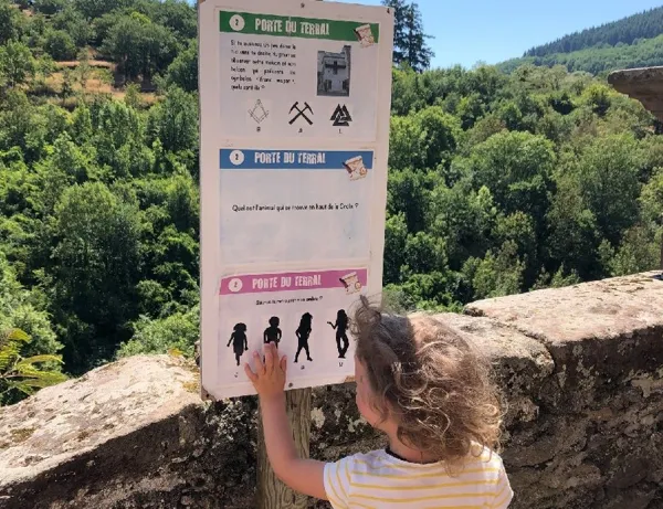 Chasse au trésor dans le village, Office de Tourisme Rougier d'Aveyron Sud