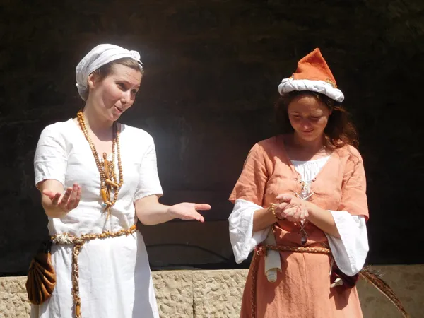 Animation Historique -  A la rencontre des sorcières à Sévérac-le-Château, Cie Mesdames A