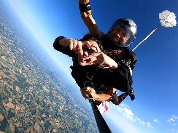 Saut en parachute tandem — visuel événement