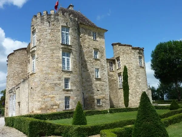 Château de la Reine Margot, OFFICE DE TOURISME REGIONAL DE VILLEFRANCHE DE ROUERGUE
