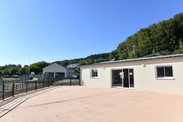 Salle de la plage à Villefranche de Panat, OFFICE DE TOURISME DE PARELOUP LEVEZOU