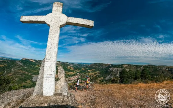 Circuit Le cirque de Tournemire, Virginie Govignon - OFFICE DE TOURISME LARZAC VALLEES