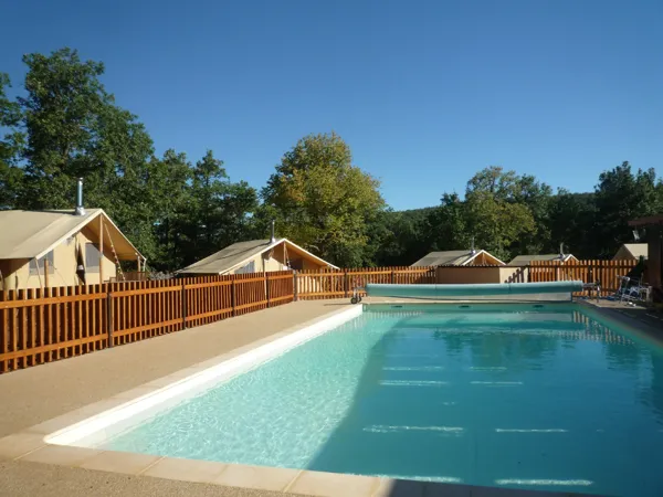 Piscine, disponible en Juin ET Septembre, 