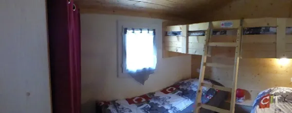 Le Jardin de Chalets - Chambre 3 lits 80 (le Buis et le Houx), OFFICE DE TOURISME DE PARELOUP LEVEZOU