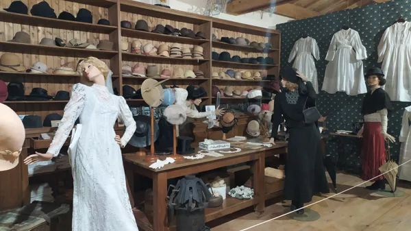 Musée des tradition
Chez la modiste, 