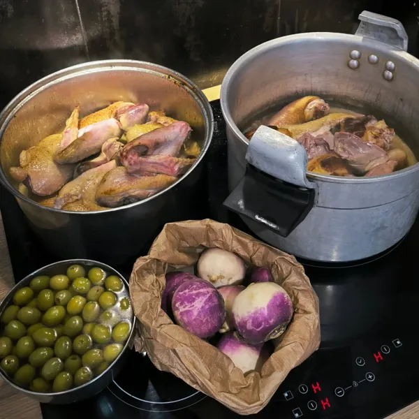Le canard aux olives et petits navets, Cave à Clément