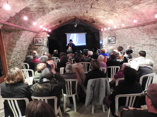 Salles de réception Château de Latour, Château de Latour-sur-Sorgues