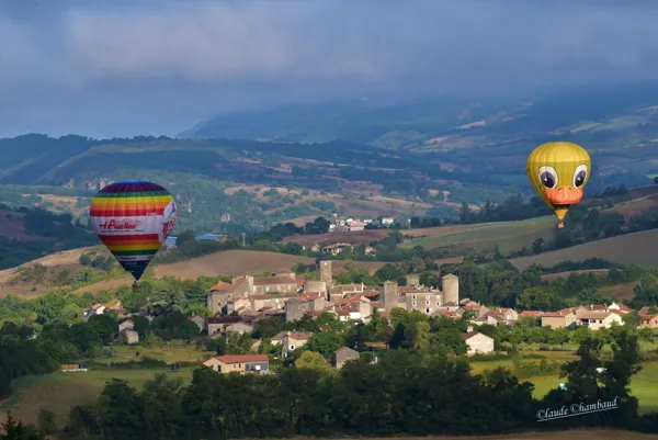 Mongolfiades à la commanderie Templière de Ste Eulalie., Claude Chambaud