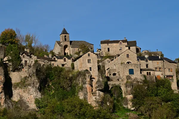 Cantobre, le nid d'aigle médiéval., Claude Chambaud