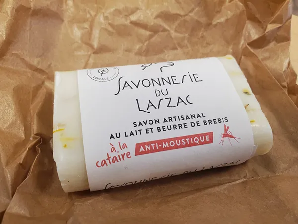 Savon anti-moustiques à l'huile essentielle de cataire (