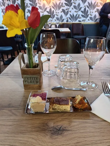 Restaurant Chez Trédoulat, Office de Tourisme en Aubrac