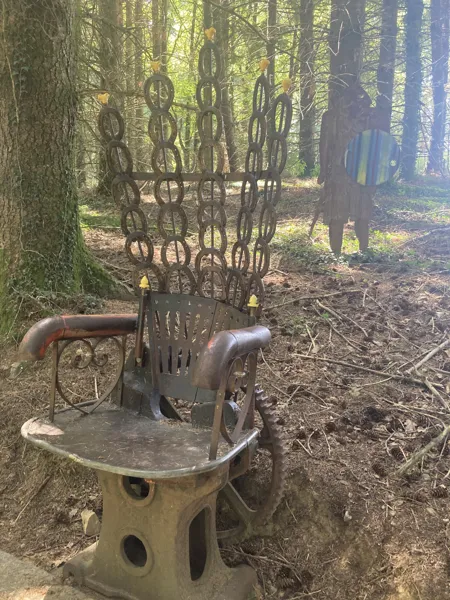 S'inspirant de la célèbre série Game of thrones, découvrez notre trône de fer (à cheval !)