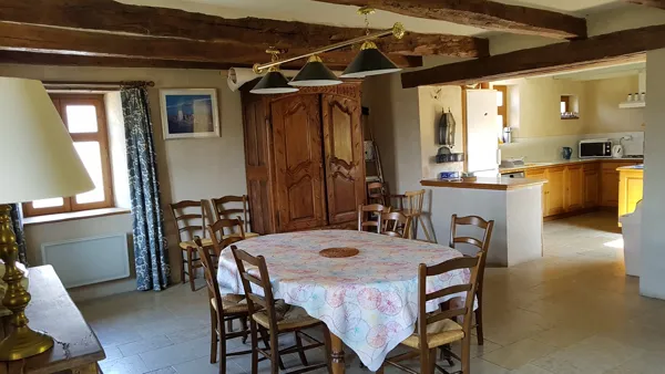 Salle à manger et cuisine