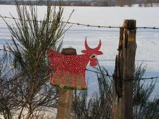 les vaches donnent la marche balisage du Sentier de l'imaginaire à Thérondels, OFFICE DE TOURISME DU CANTON DE MUR DE BARREZ