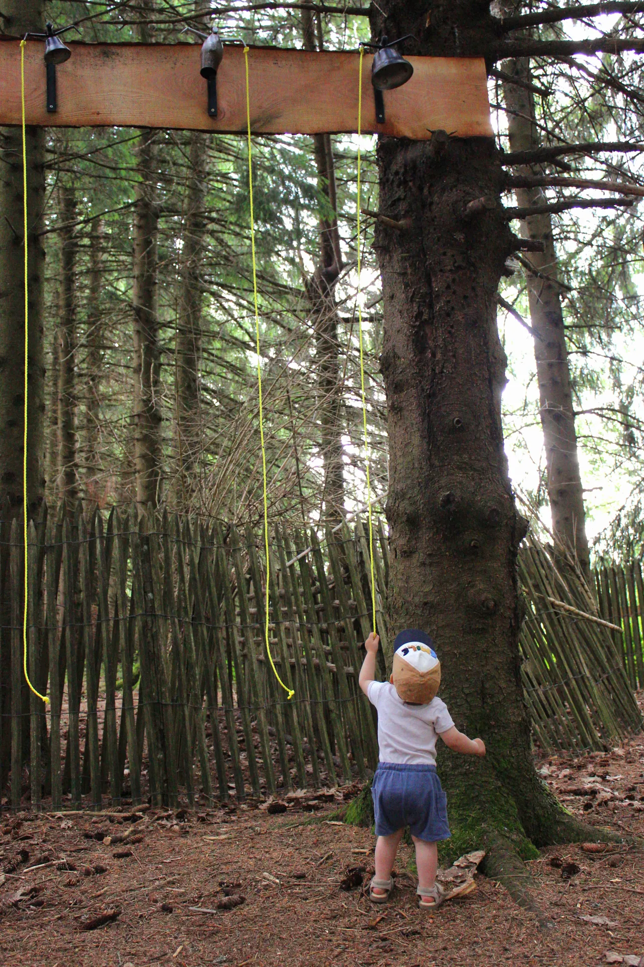 Concerto de sonnailles sur le sentier de l'imaginaire de Thérondels, Elodie Carrier pour Tourisme en Aubrac