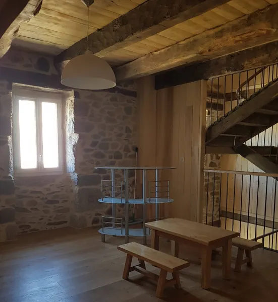 Gite La Belle Ecole (L'escola polida)