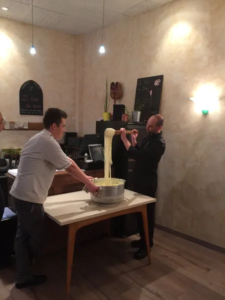 Grand Hôtel des Voyageurs (groupes), HOTEL DOUSSIERE - RESTAURANT L'ALICANTA